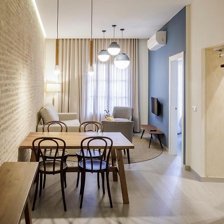 Terra Triana Apartments Севиля Екстериор снимка