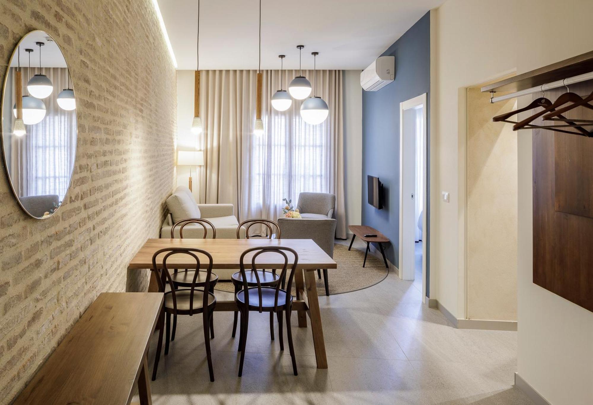 Terra Triana Apartments Севиля Екстериор снимка